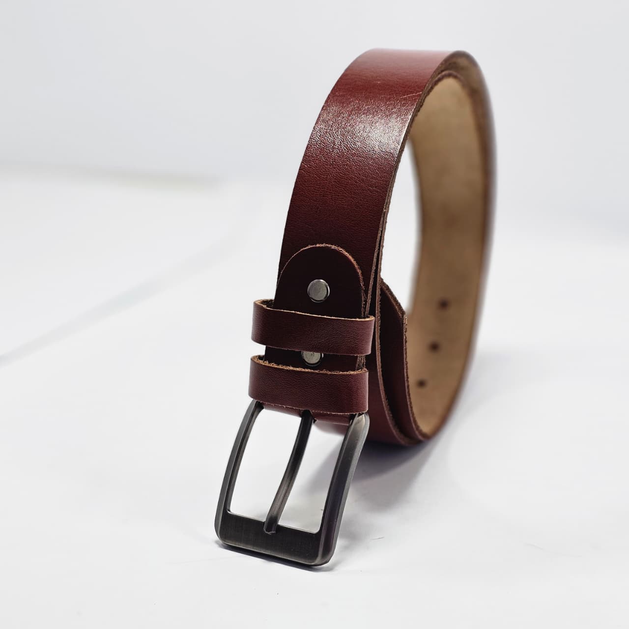 Premium cow leather lamino belt – made to look sharp and stay strong for years