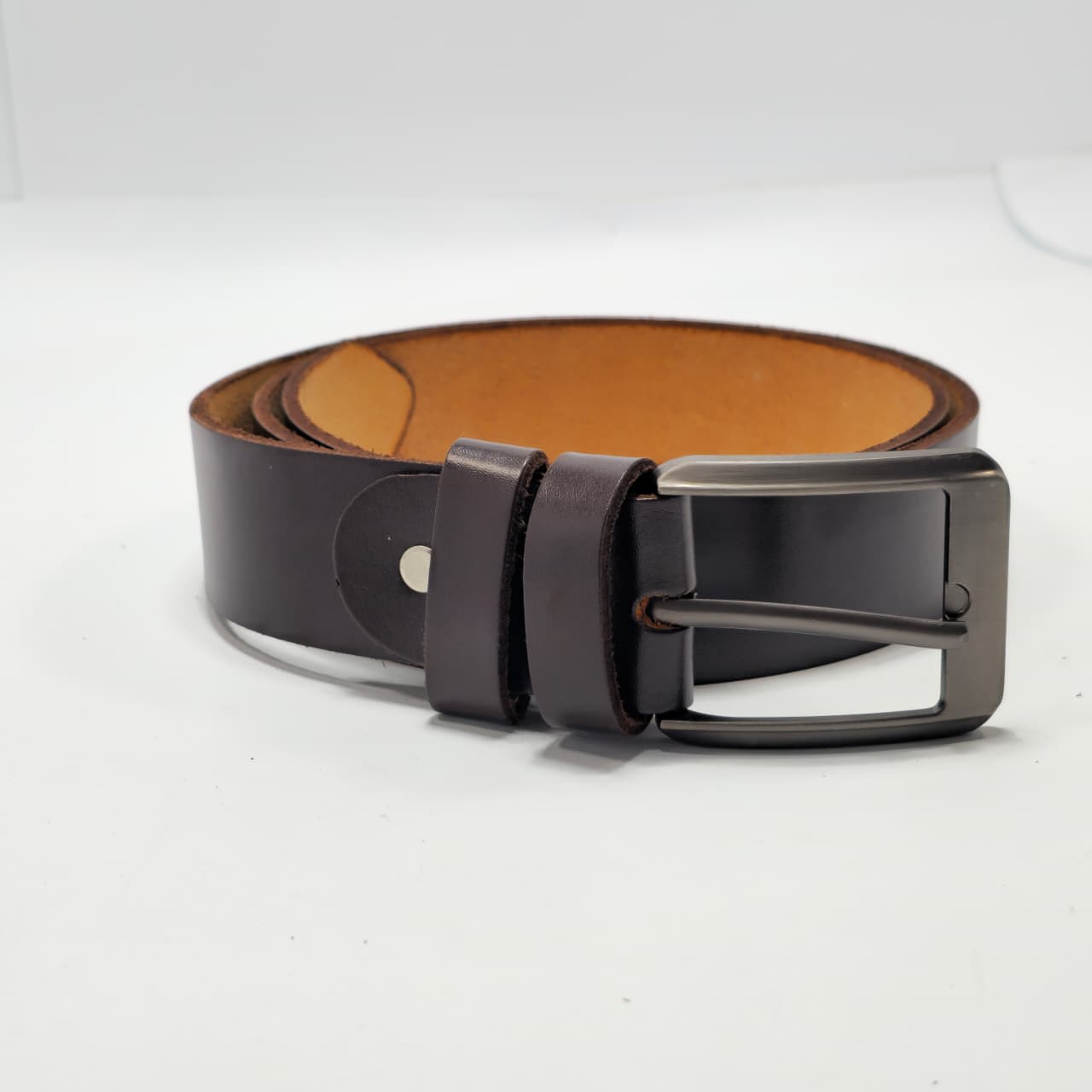 Premium cow leather lamino belt – made to look sharp and stay strong for years
