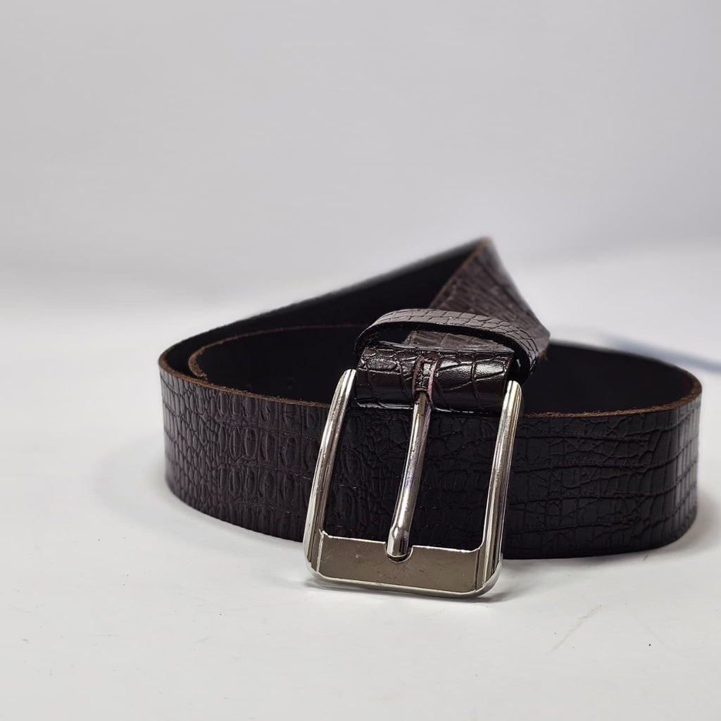 Crocodile Texture Elegance-Turn every outfit into a statement with our premium crocodile finish belt.