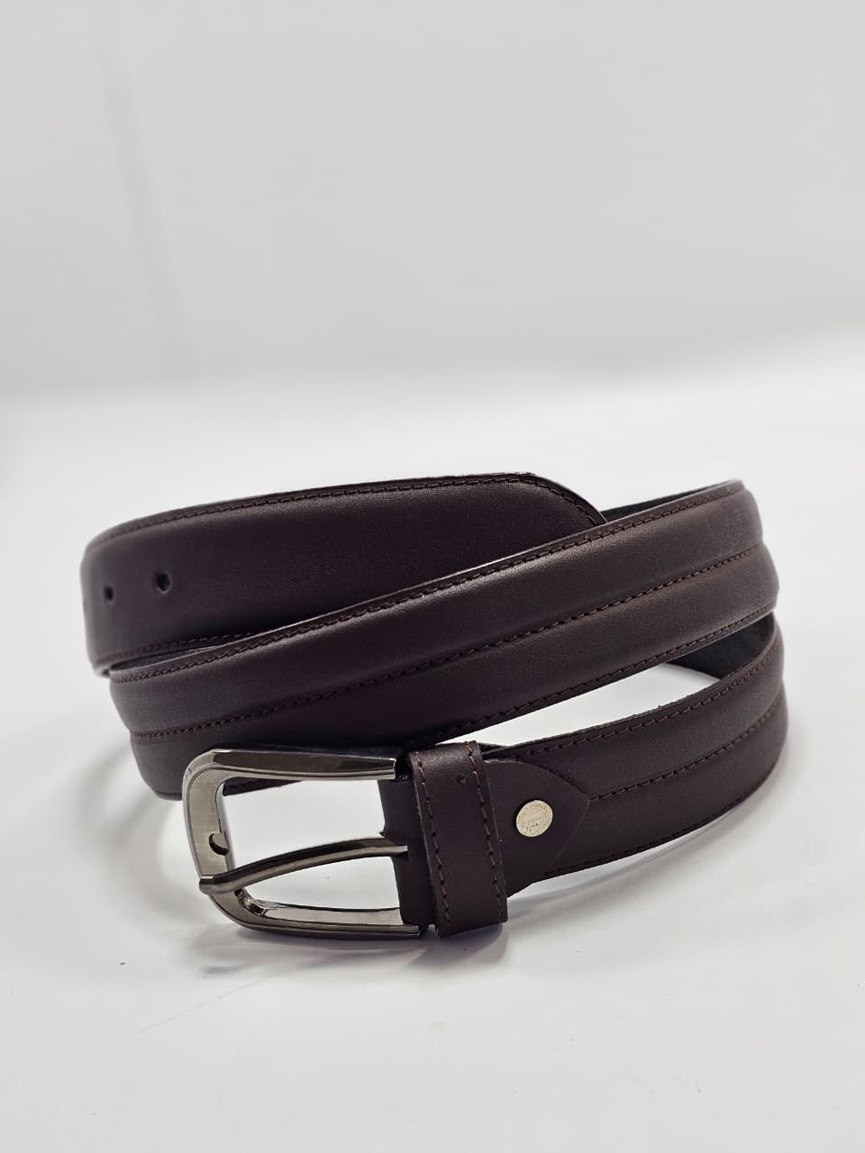 Majestic Belt – Wear the Crown of Style Premium leather, timeless design, and unmatched durability.